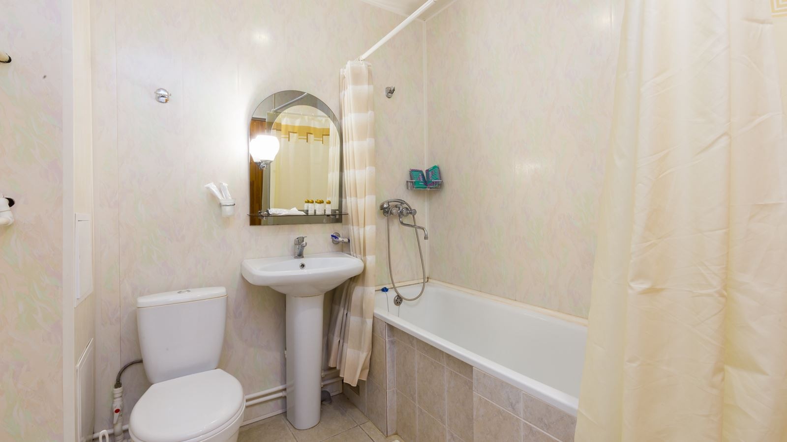 rooms-2-mest-2-komn-luxe-korp-1