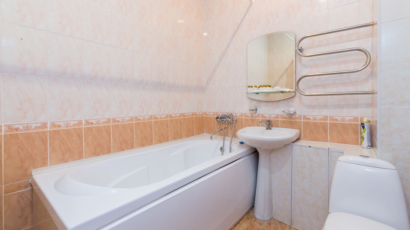 rooms-2-mest-2-komn-luxe-korpus-gornyi