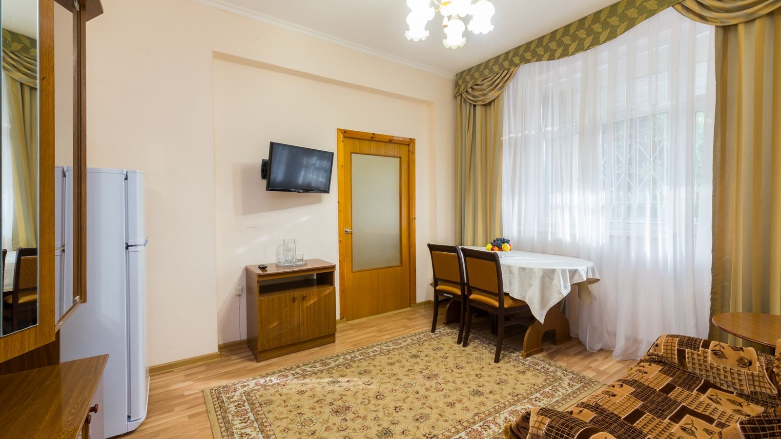 rooms-2-mest-2-komn-luxe-korpus-gornyi