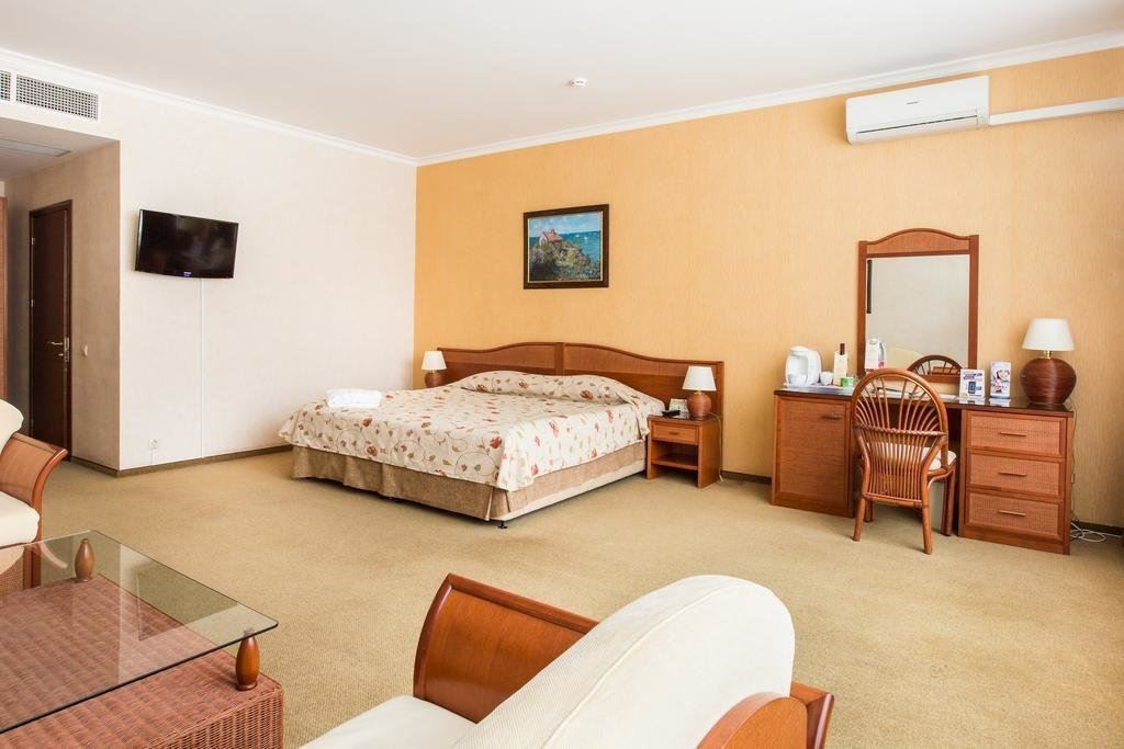 rooms-2mestnyi-juniot-suite