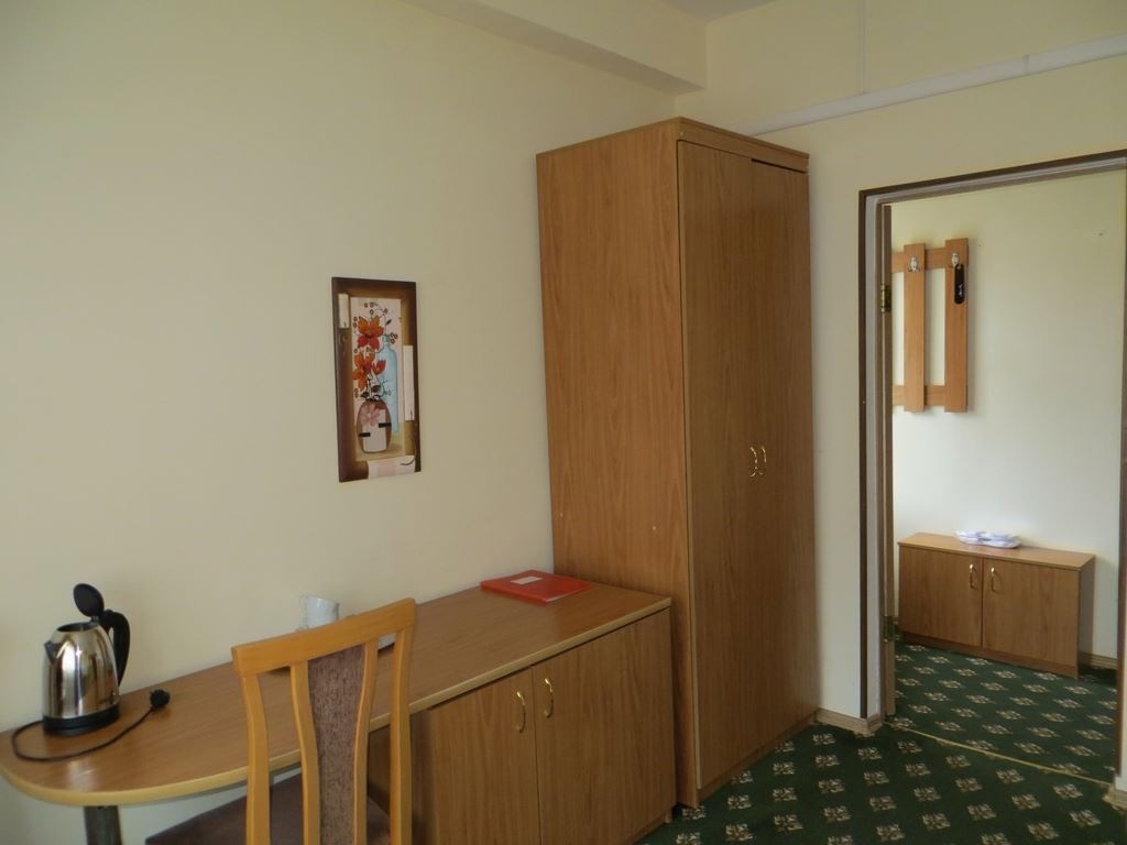 rooms-2-mestnyi-2-komnatnyi-uluchshennyi