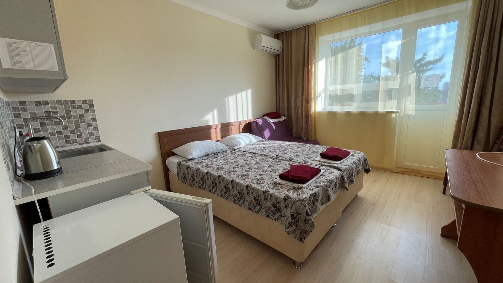 rooms-2bed-standard-with-kitchen