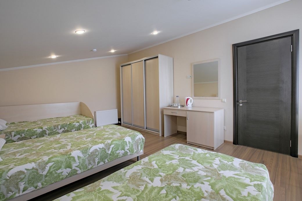 rooms-economy-triple-room