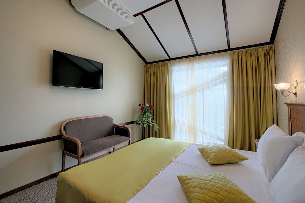 rooms-standard-quadruple-room