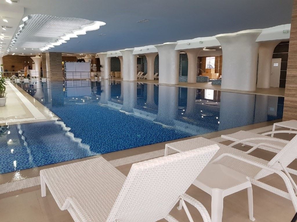 pools-indoor-pool