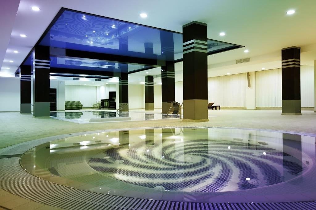 pools-indoor-pool