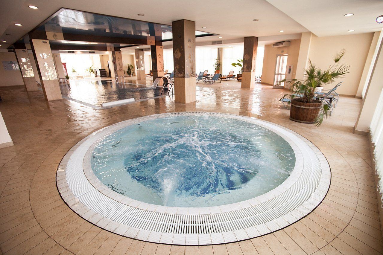 pools-indoor-pool