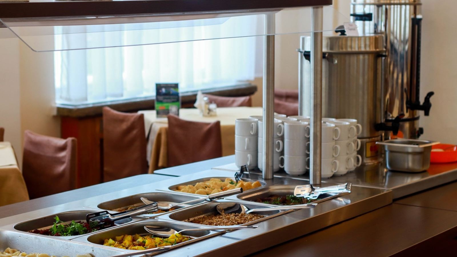 restaurants-restaurant