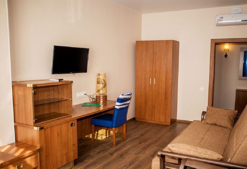 rooms-suite-double-typed