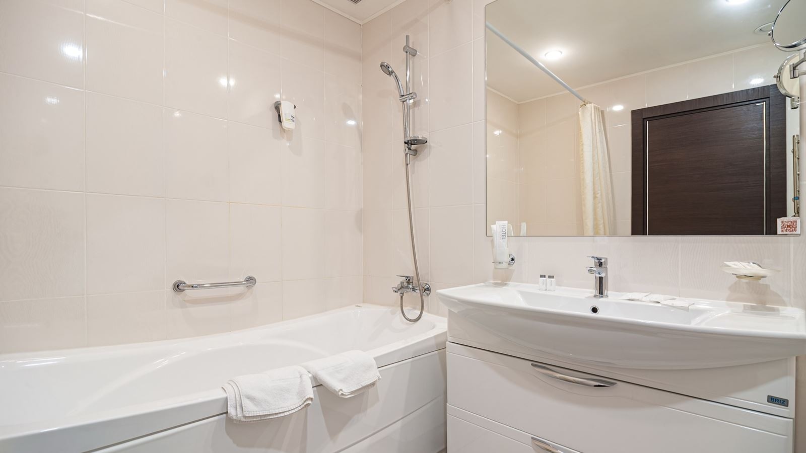 rooms-2bed-2room-studio-suite