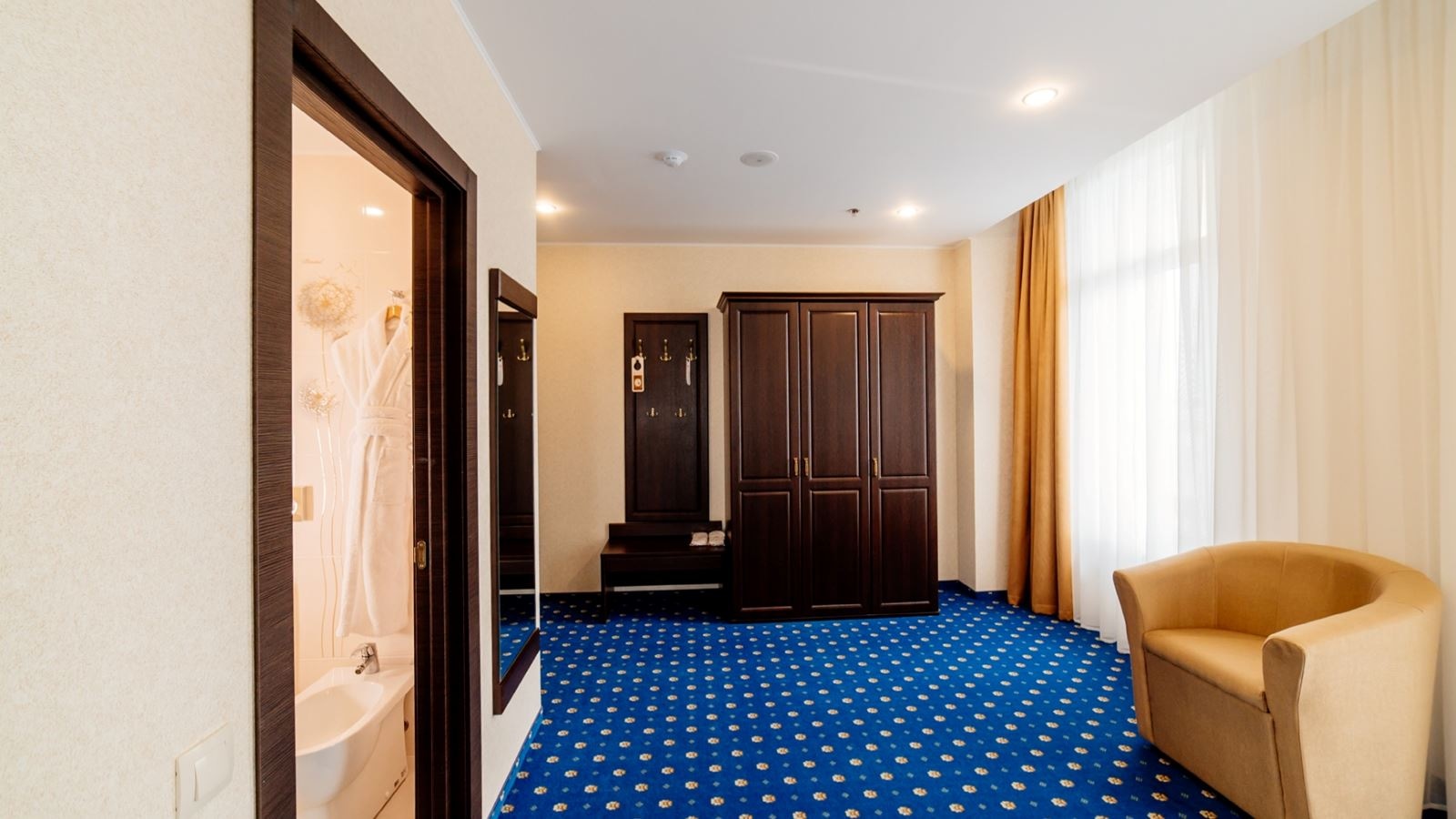 rooms-2bed-2room-studio-suite