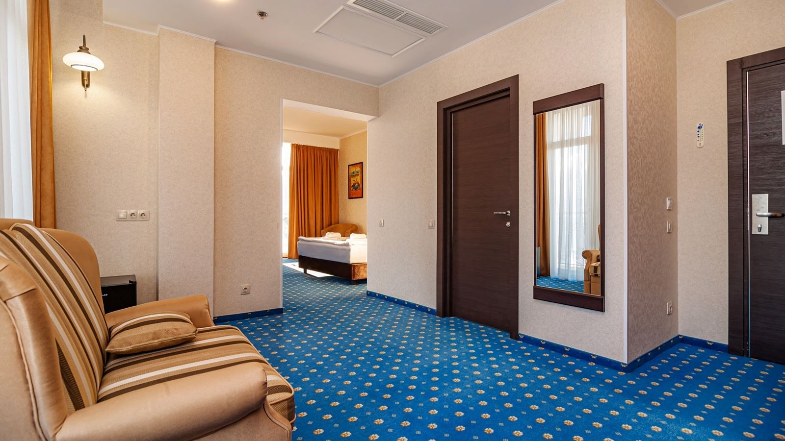 rooms-2bed-2room-studio-suite