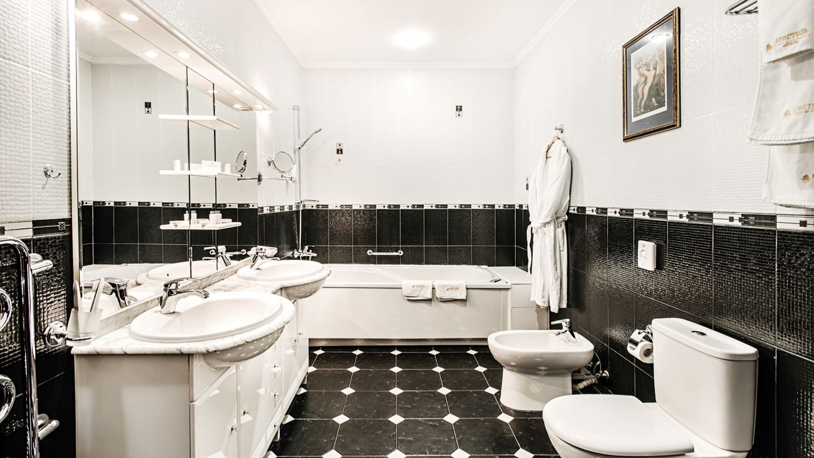 rooms-duplex-suite-with-french-balcony