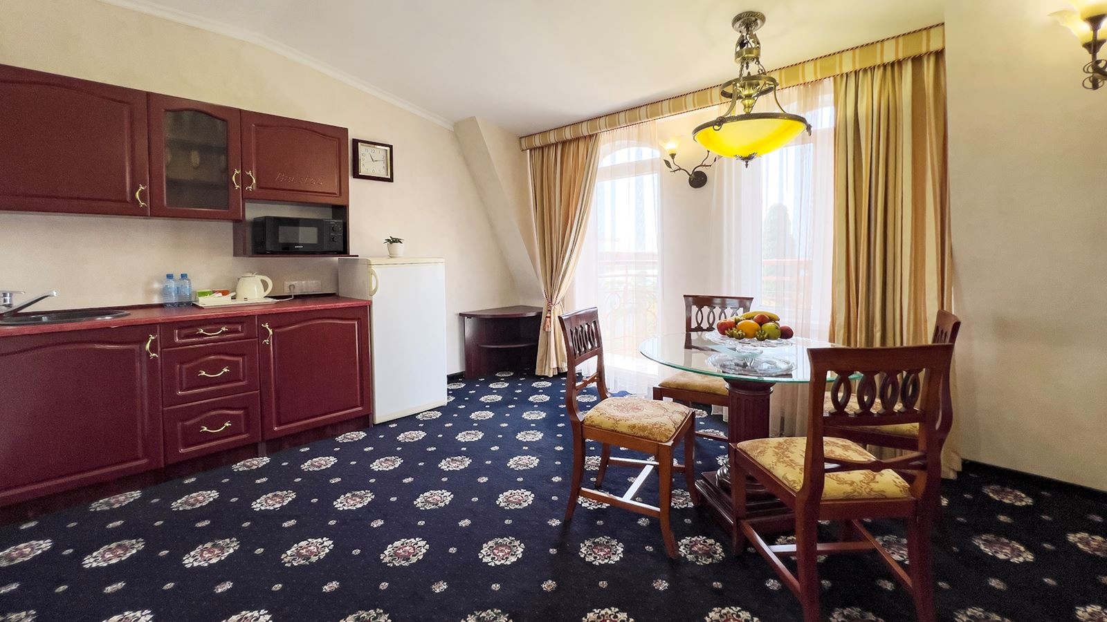 rooms-duplex-suite-with-french-balcony