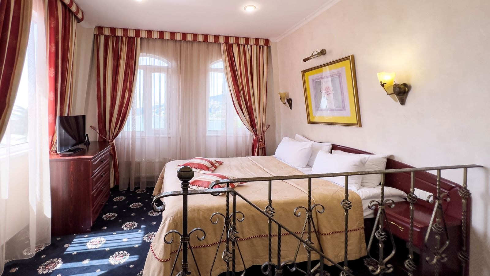 rooms-duplex-suite-with-french-balcony