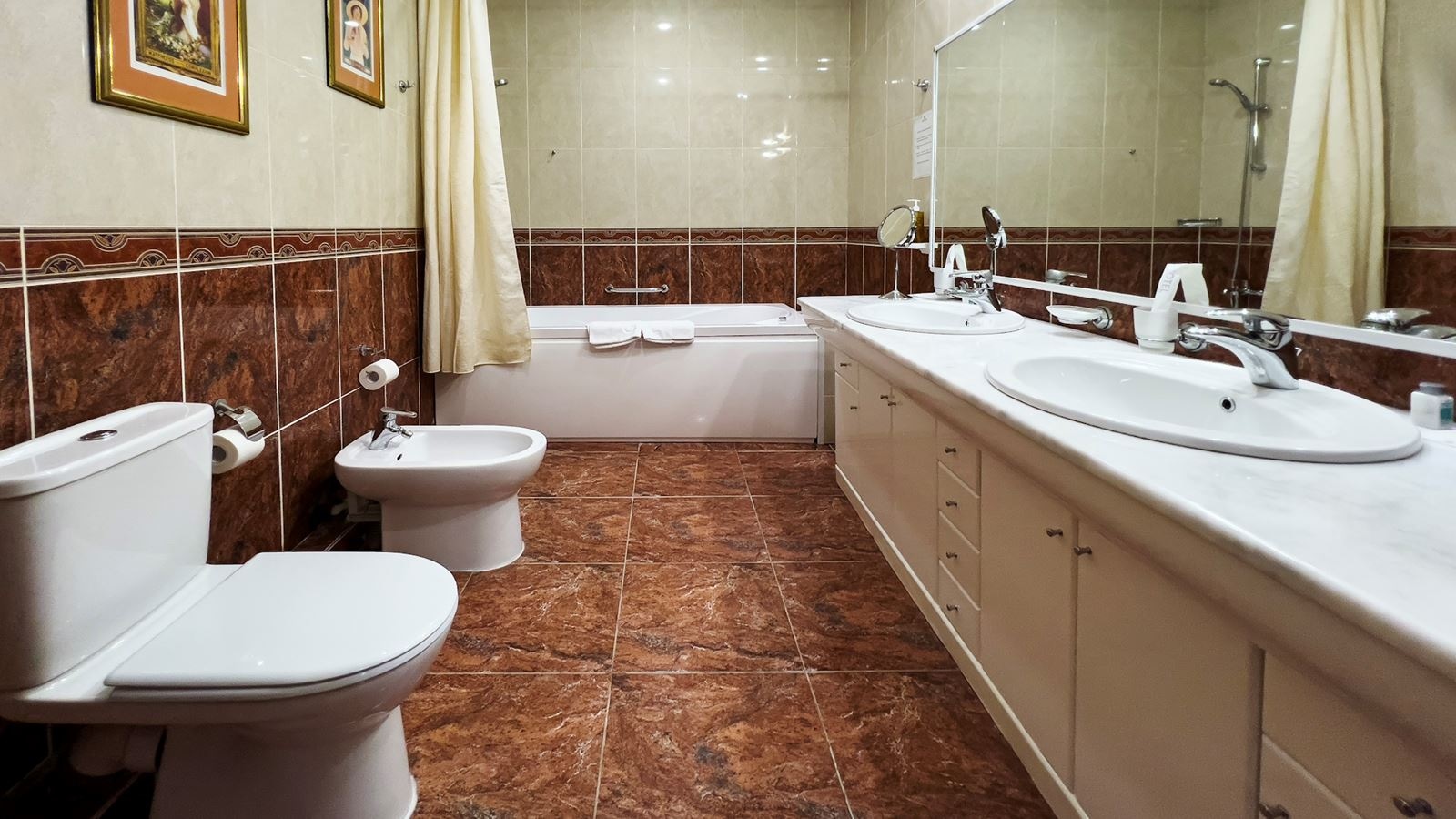 rooms-duplex-suite-with-french-balcony