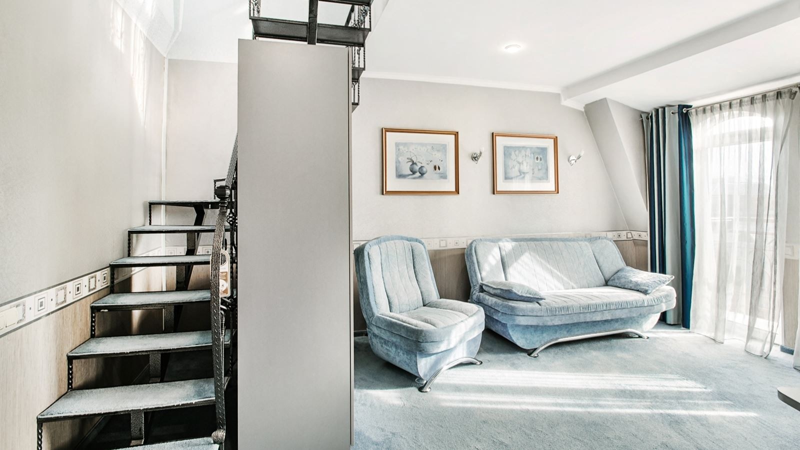 rooms-duplex-suite-with-french-balcony