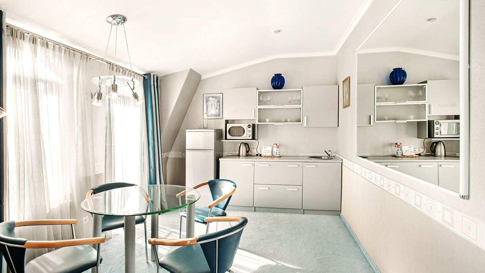 rooms-duplex-suite-with-french-balcony