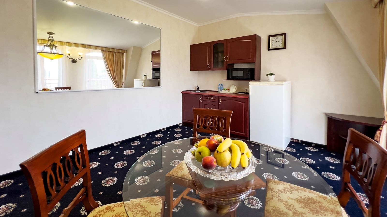 rooms-duplex-suite-with-french-balcony