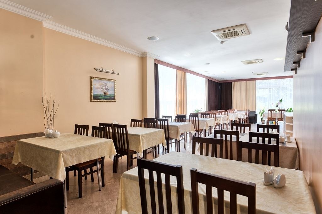 restaurants-restaurant