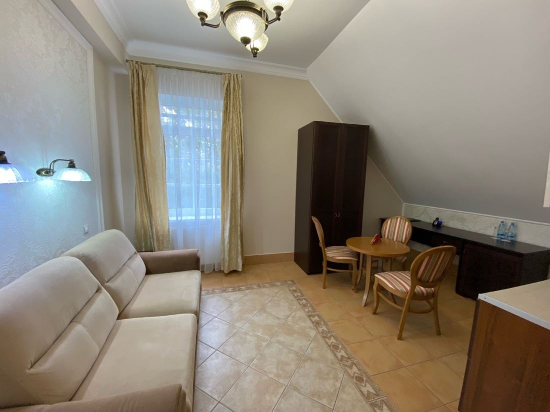 rooms-2room-superior-layout