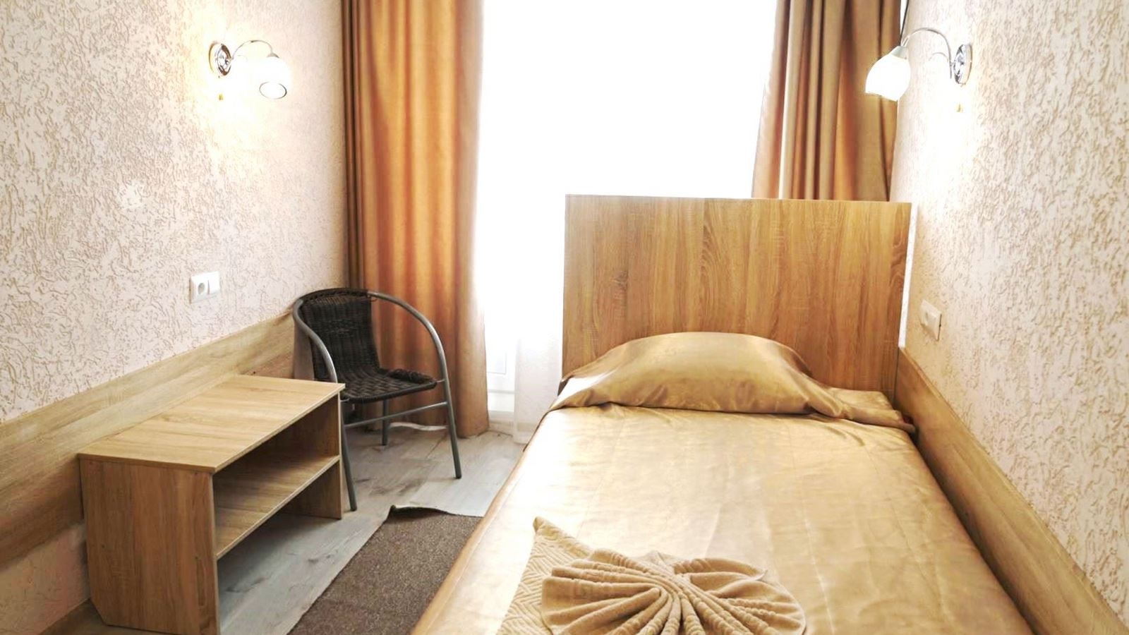 rooms-suiitestandart1-bedrom-tupea