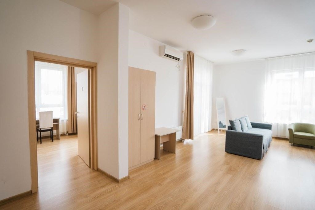 rooms-tripl-apart-room-sea-weui