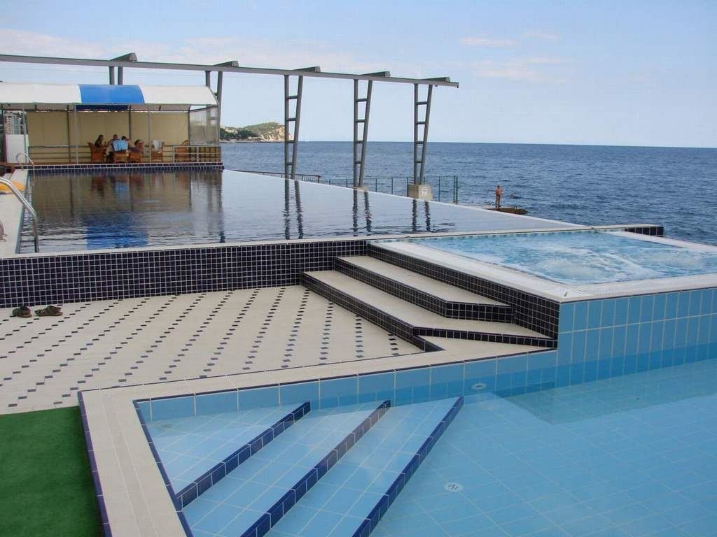 pools-outdoor-pool