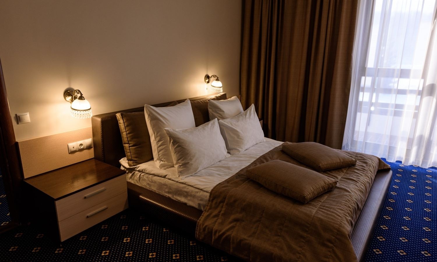 rooms-2mestnyi-nomer-luxe-korpus-yugoslavskii