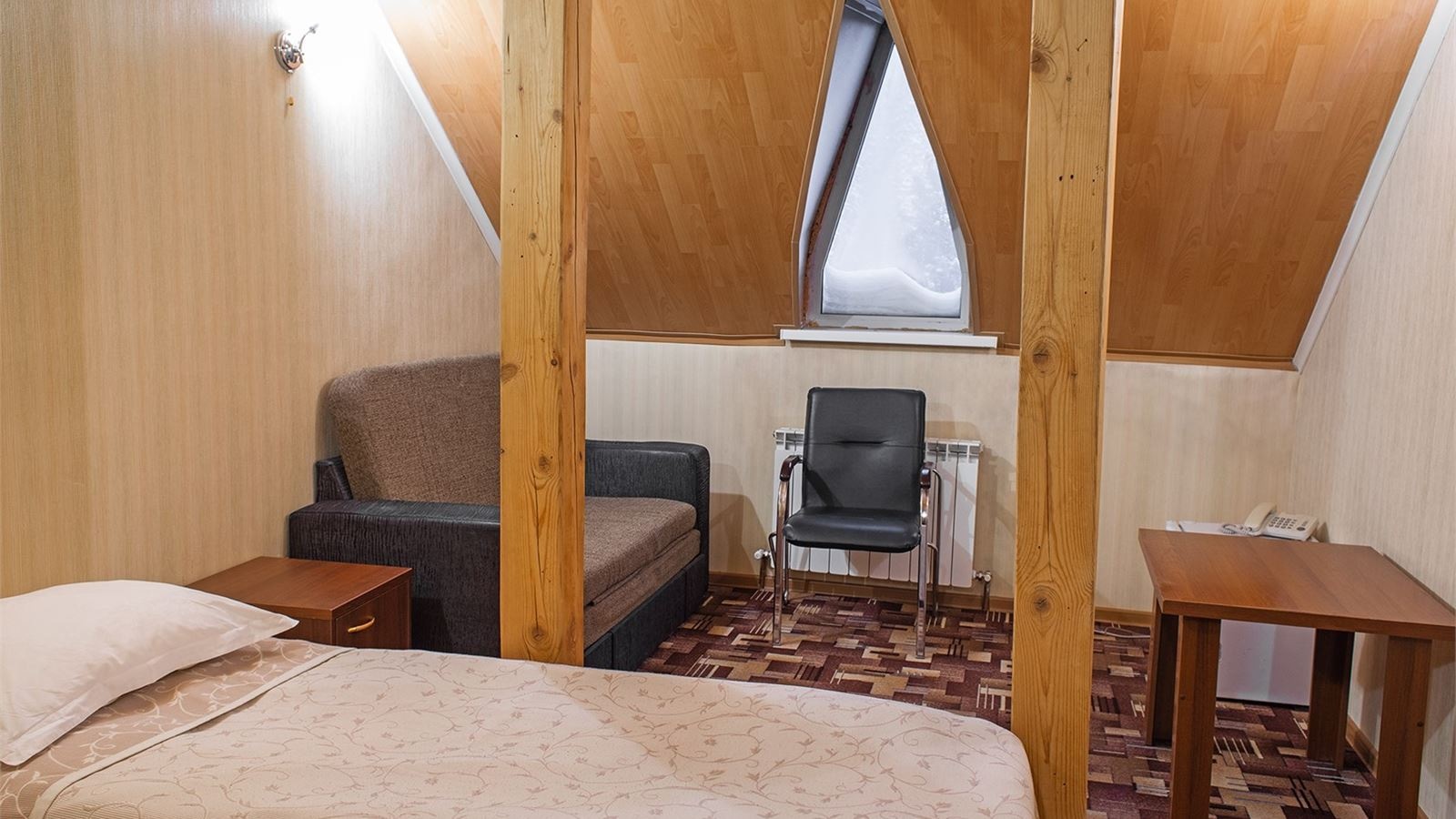 rooms-2mestnyi-mansardnyi-511