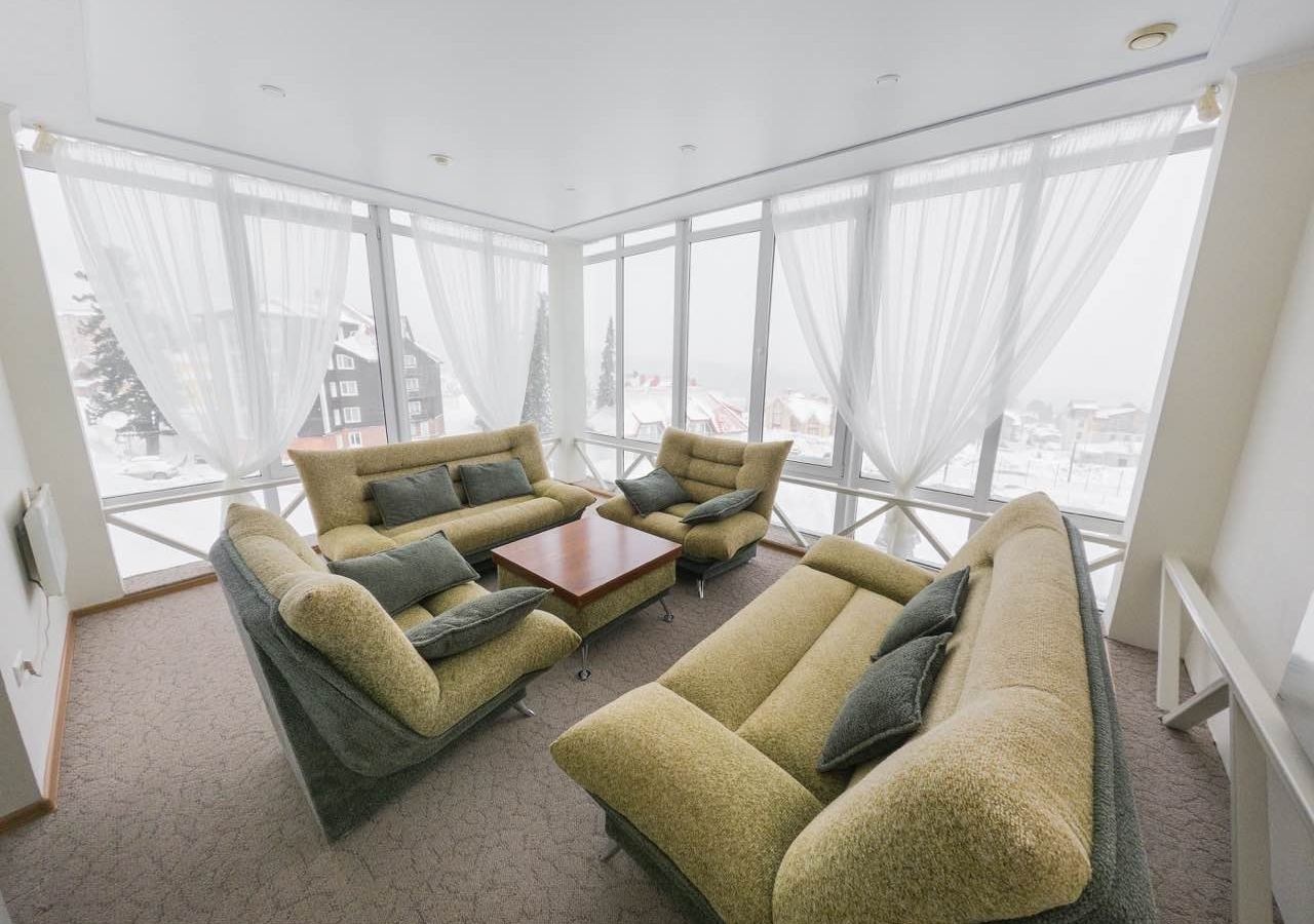 rooms-2mestnyi-lux-s-terrassoi