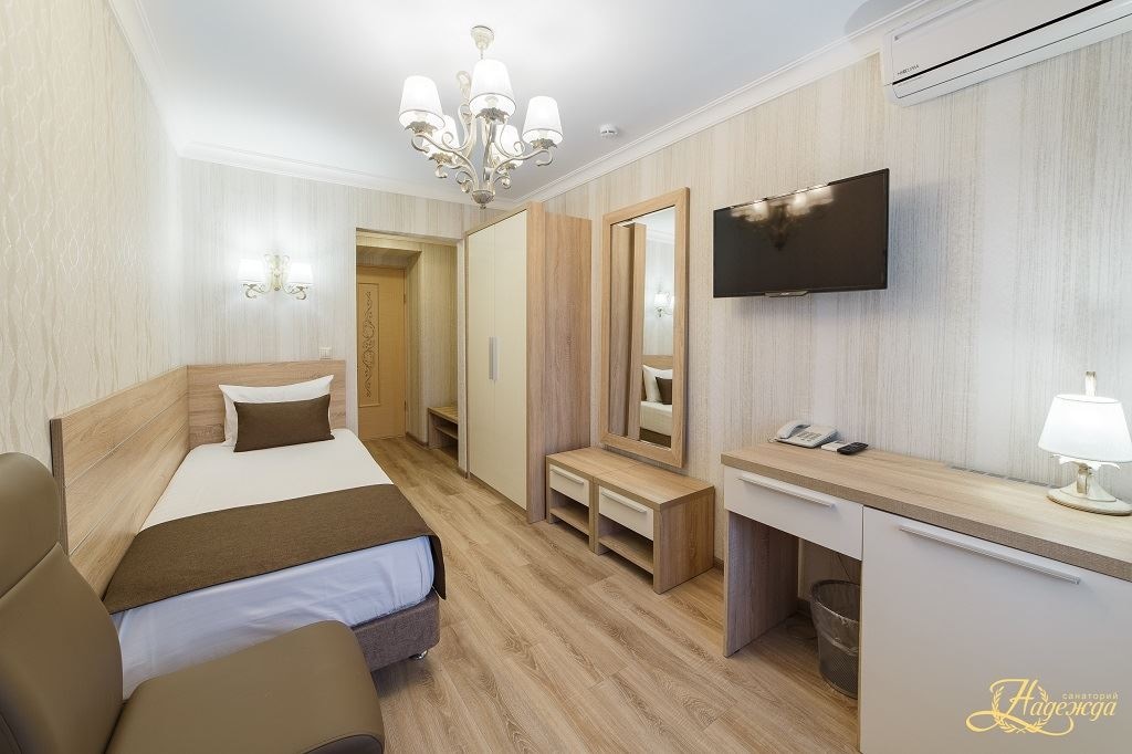 rooms-1-bedroom-standard-apartment-balcony