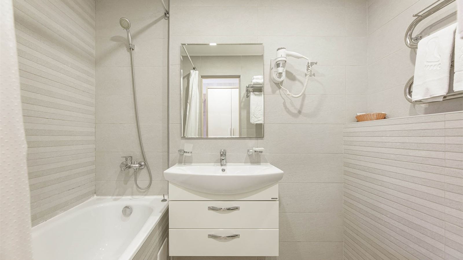 rooms-2местный-стандарт-с-балконом-1-корп-2-этаж