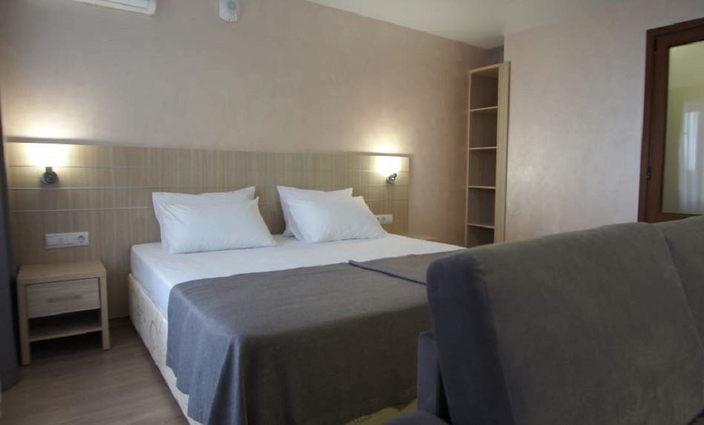 rooms-2bed-comfort