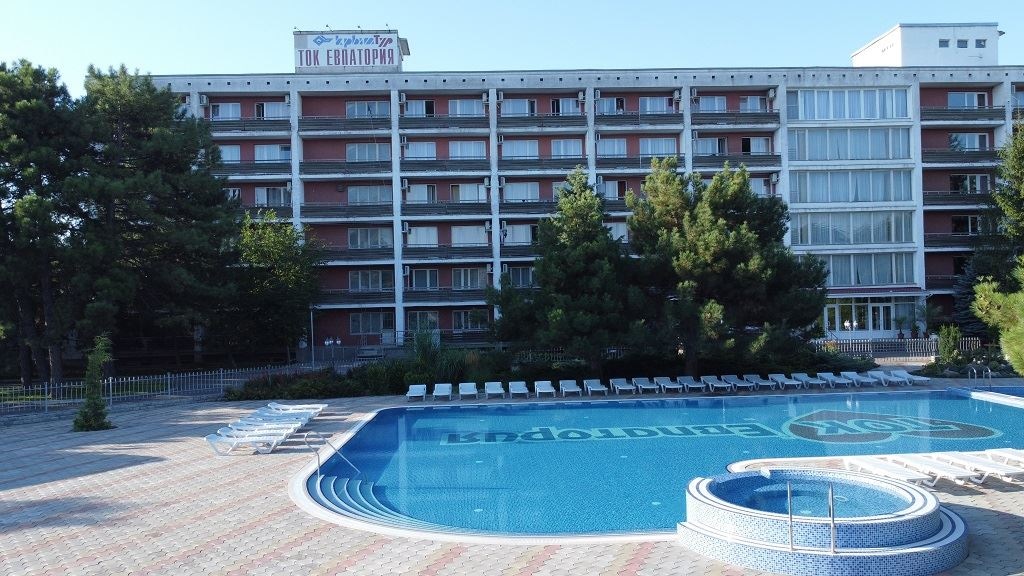 pools-outdoor-pool