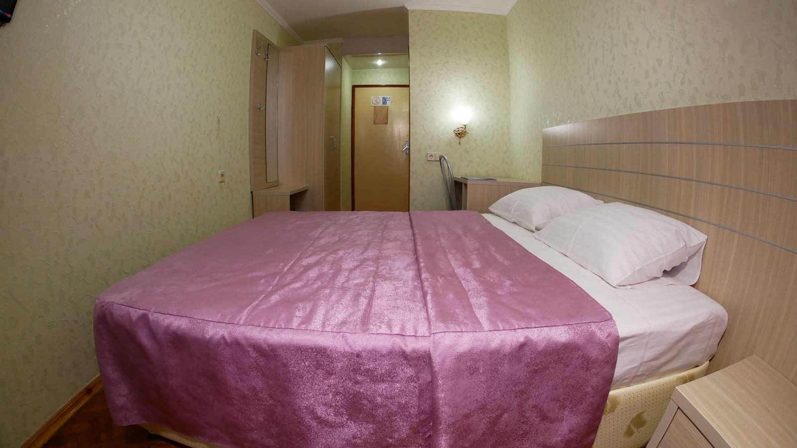rooms-1seater-with-cd