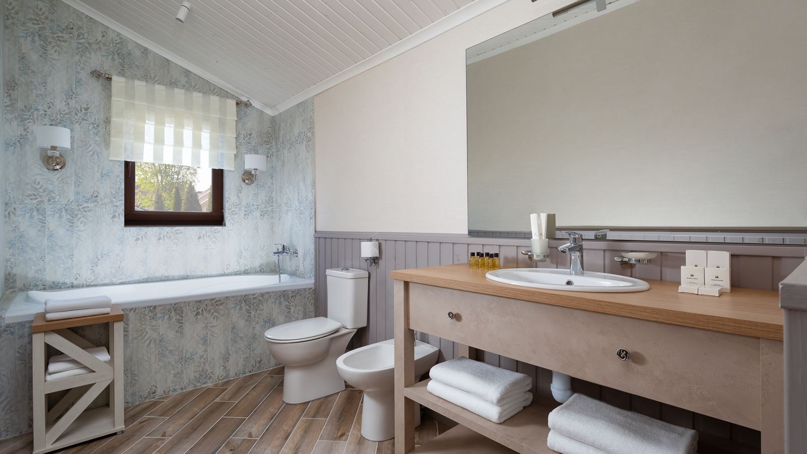 rooms-bungalow-suite