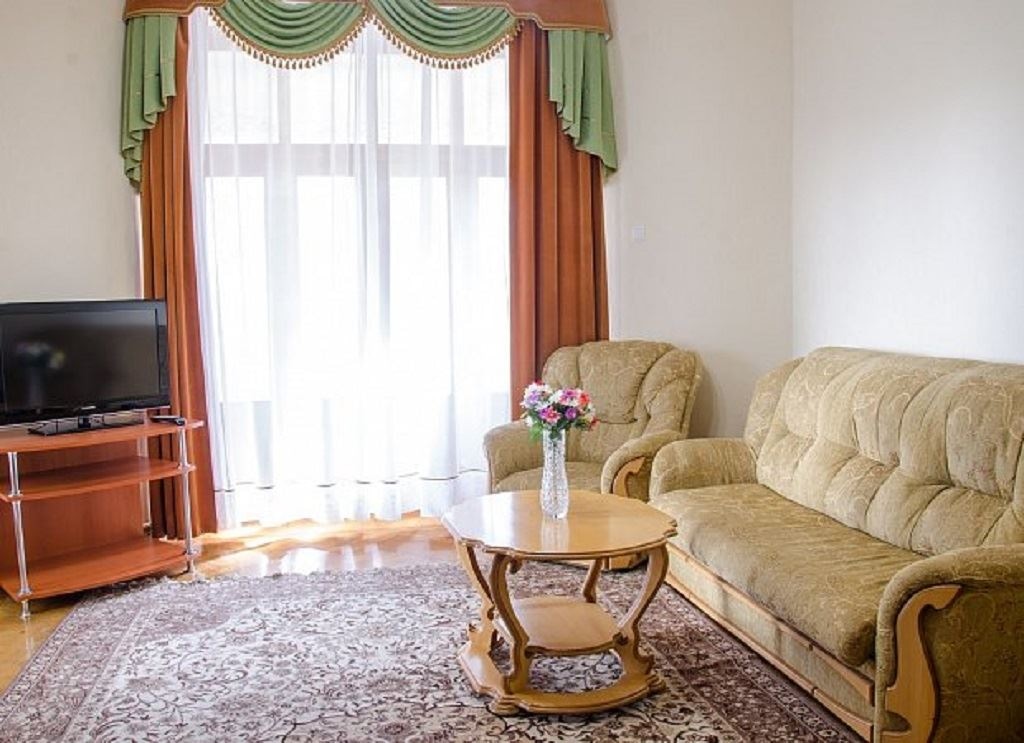 rooms-2-комнатный-люкс-дача-чайка