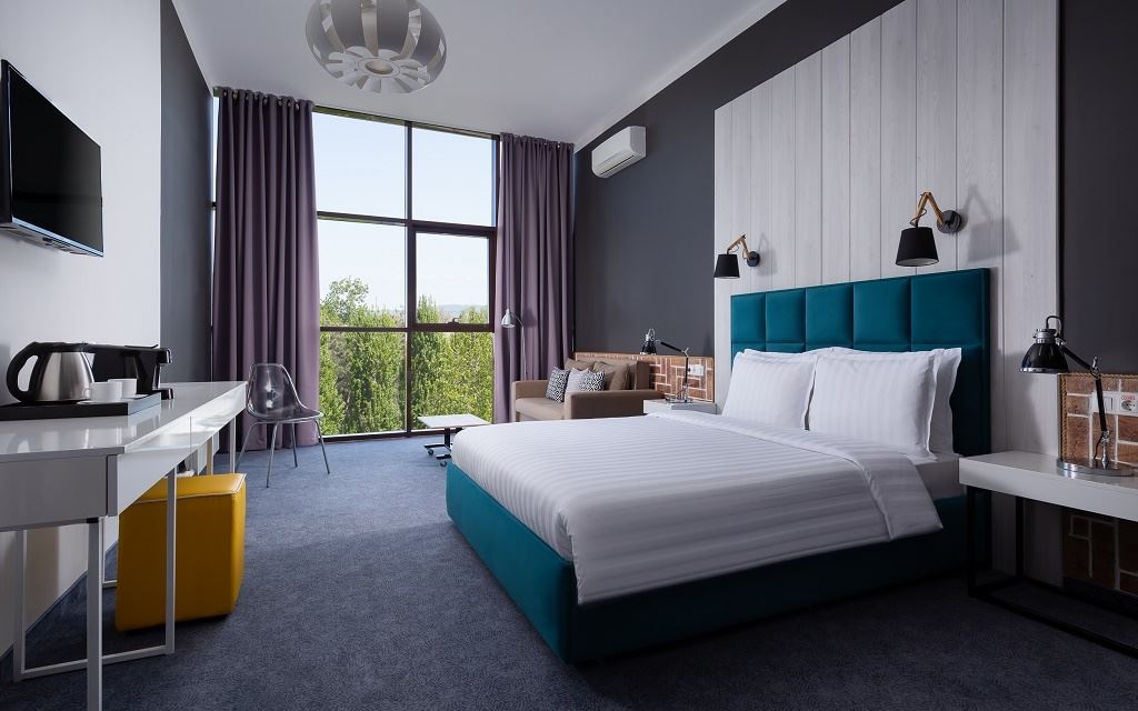 rooms-стандарт-с-панорамными-окнами