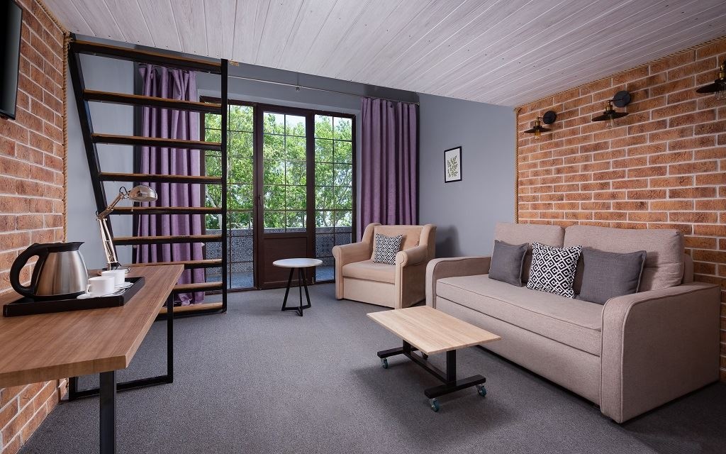 rooms-супериор-двухуровневый-вид-на-сад