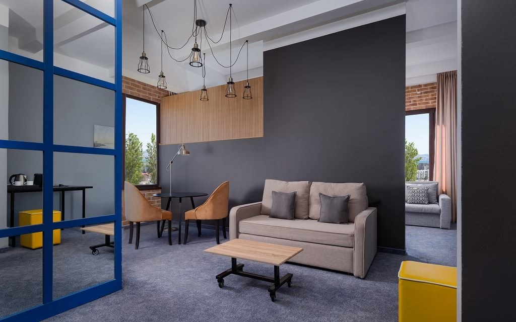 rooms-джуниор-сьют-с-видом-на-море-1-балкон