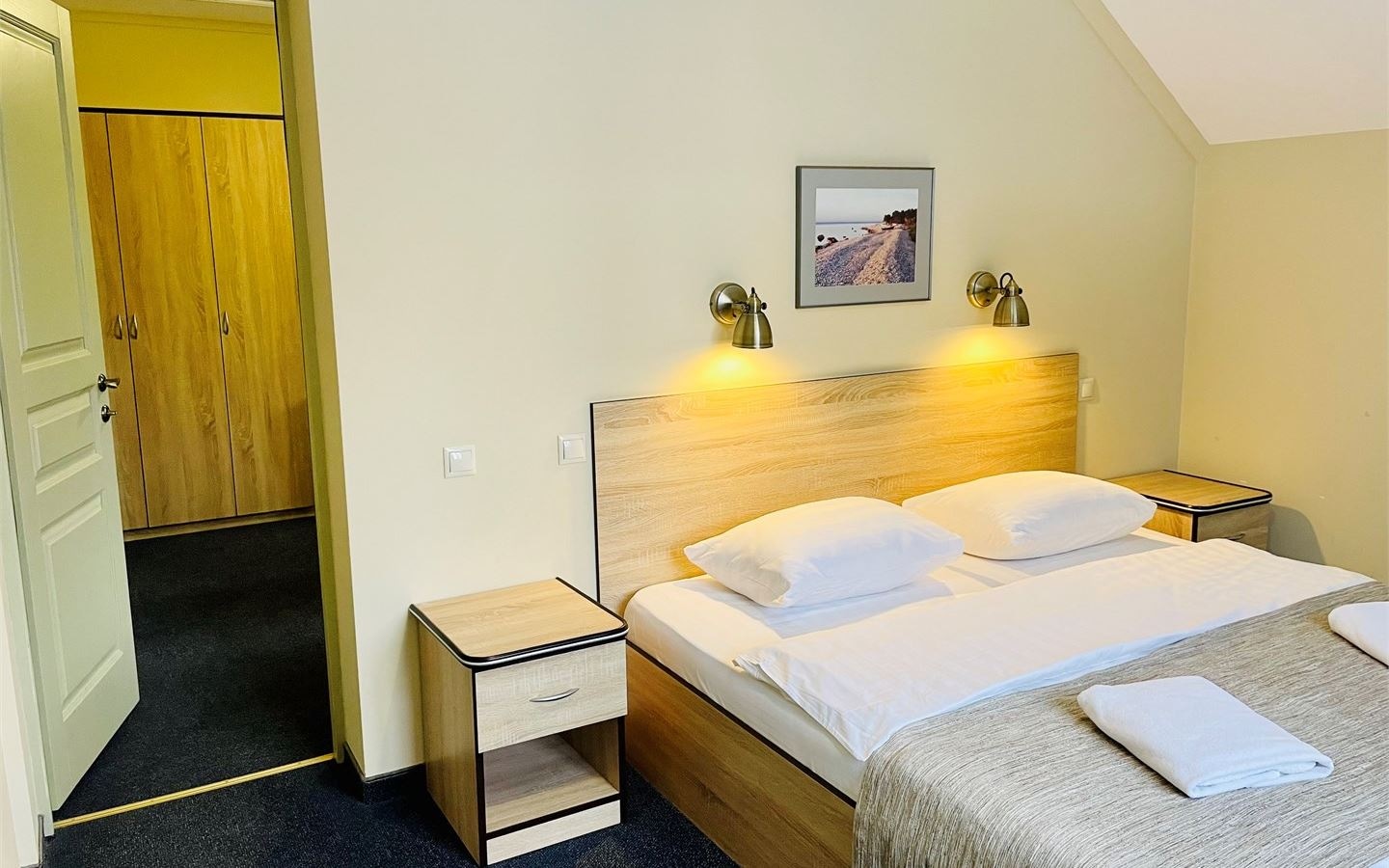 rooms-двухместный-двухкомнатный-номер-i-категории-комфорт