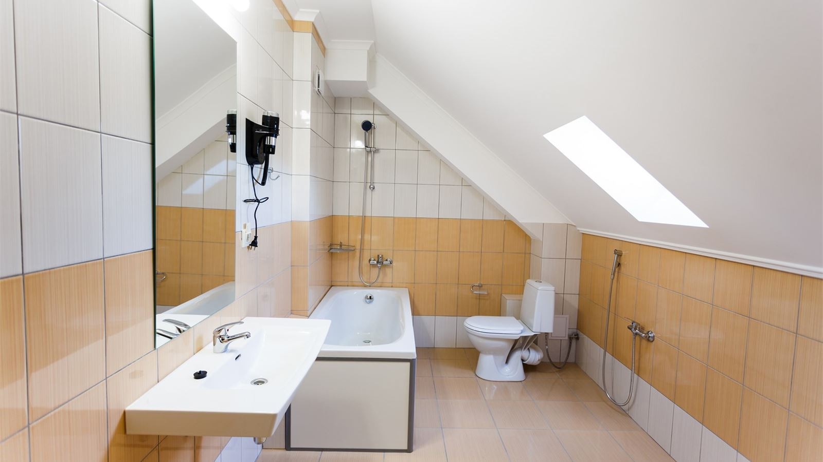 rooms-двухместный-двухкомнатный-номер-i-категории-комфорт