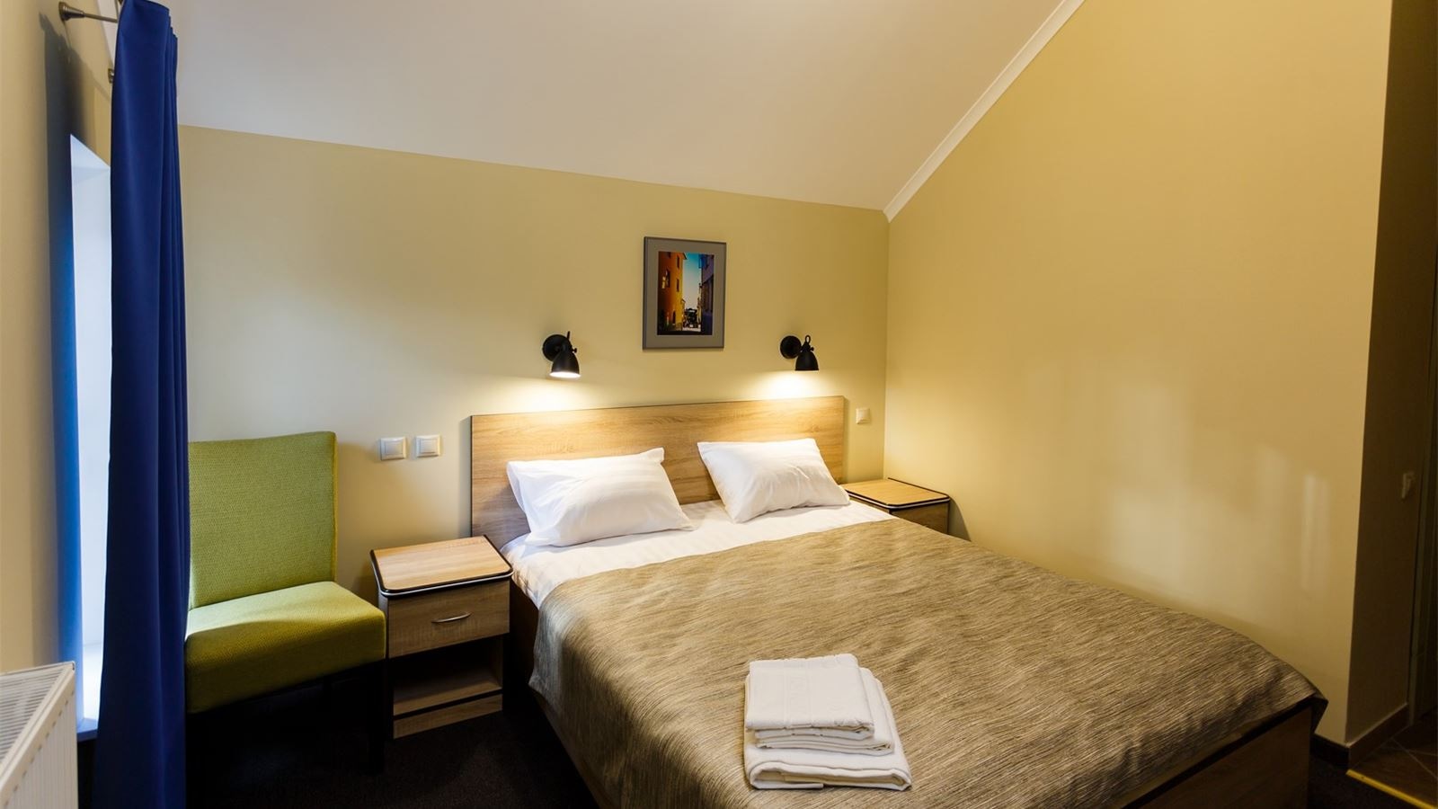 rooms-двухместный-номер-i-категории-стандарт-с-одной-двуспальной-кроватью