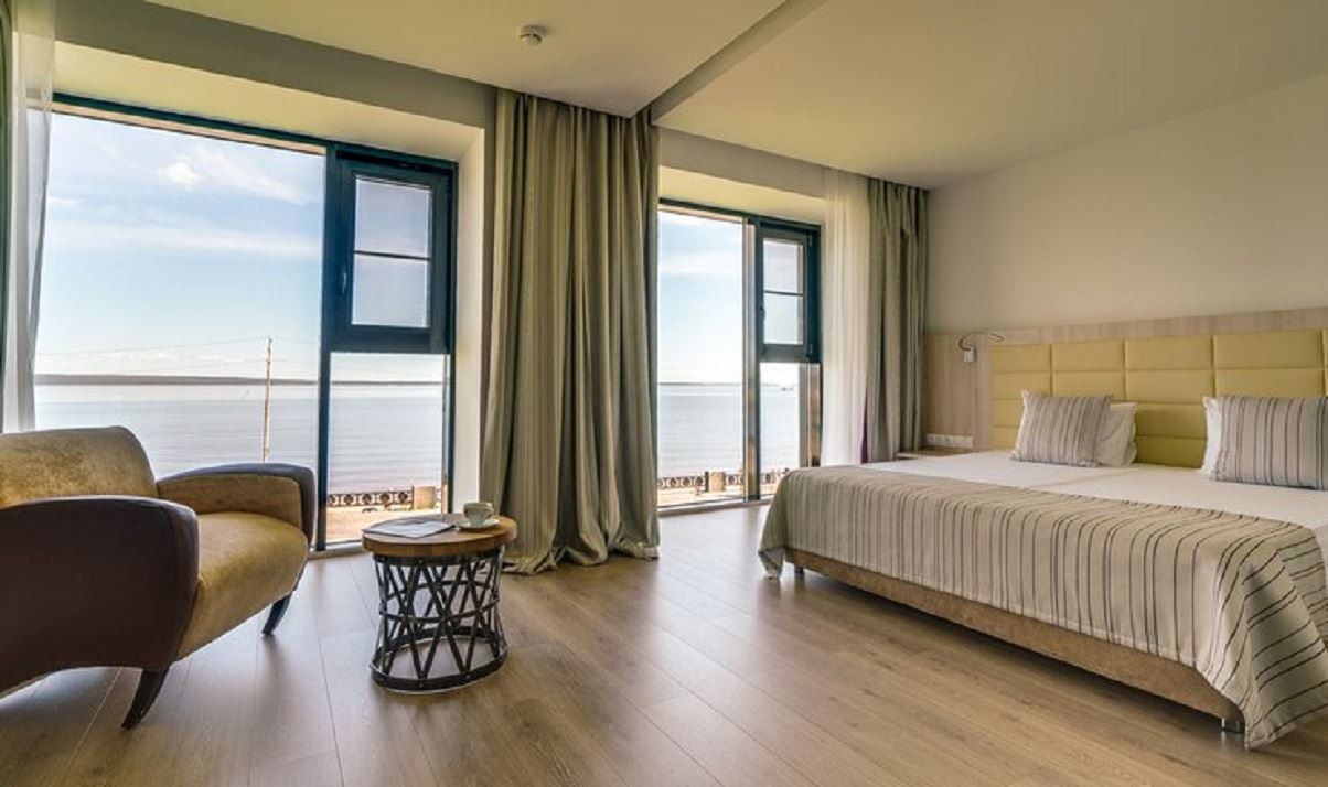 rooms-2местный-полулюкс-lake-view-dbl