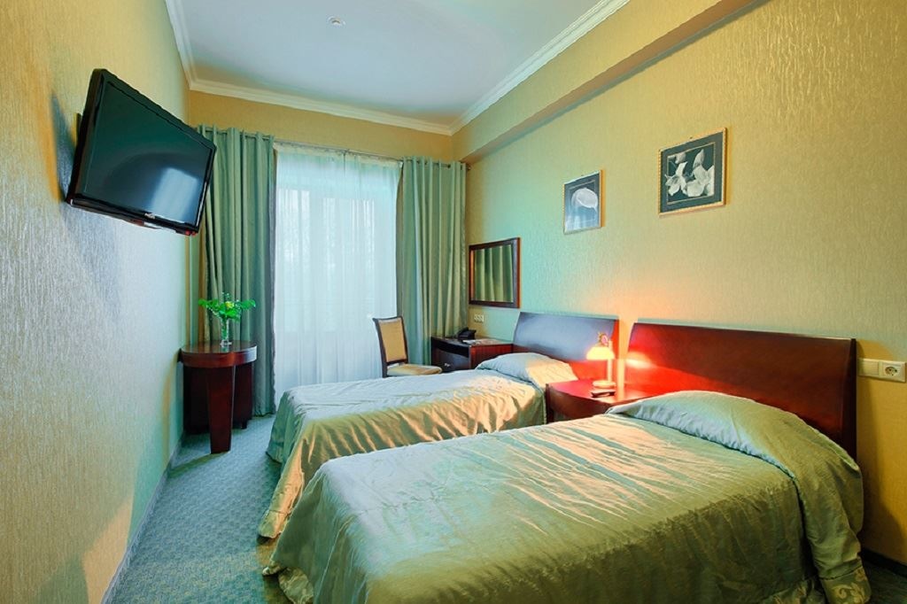 rooms-room-standard-twin