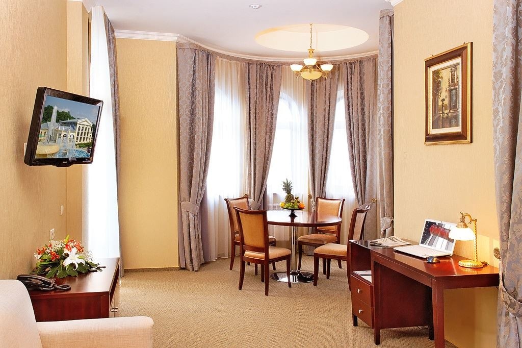 rooms-room-luxury-2-bedrooms