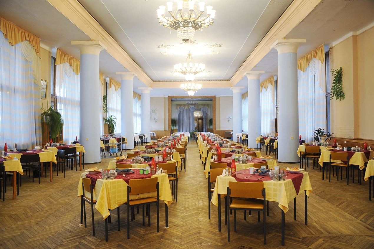restaurants-obedennyi-zal