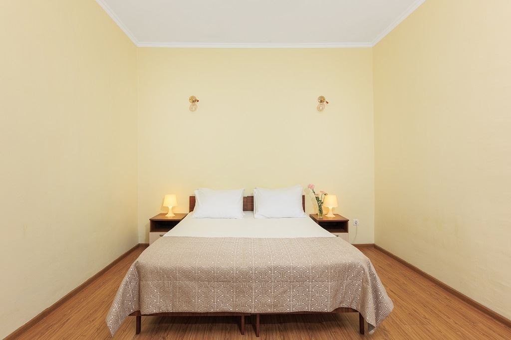 rooms-apartment-economy