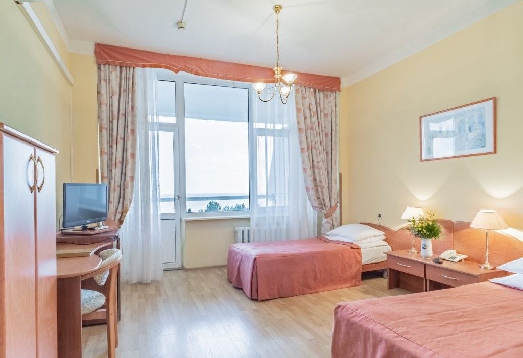 rooms-2seater-east-wing-of-building-1